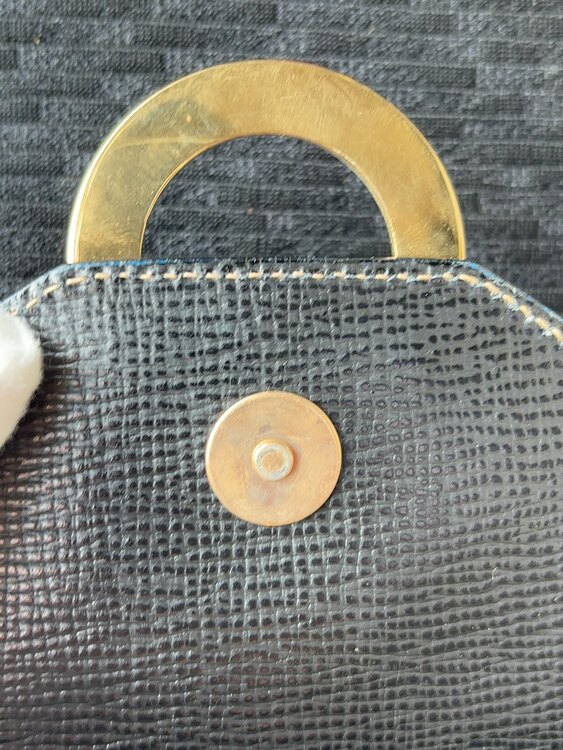 ショルダーバッグ（ブランドバッグ）の商品画像 - 査定依頼日：2025年4月12日 - 最高査定価格：37,000円