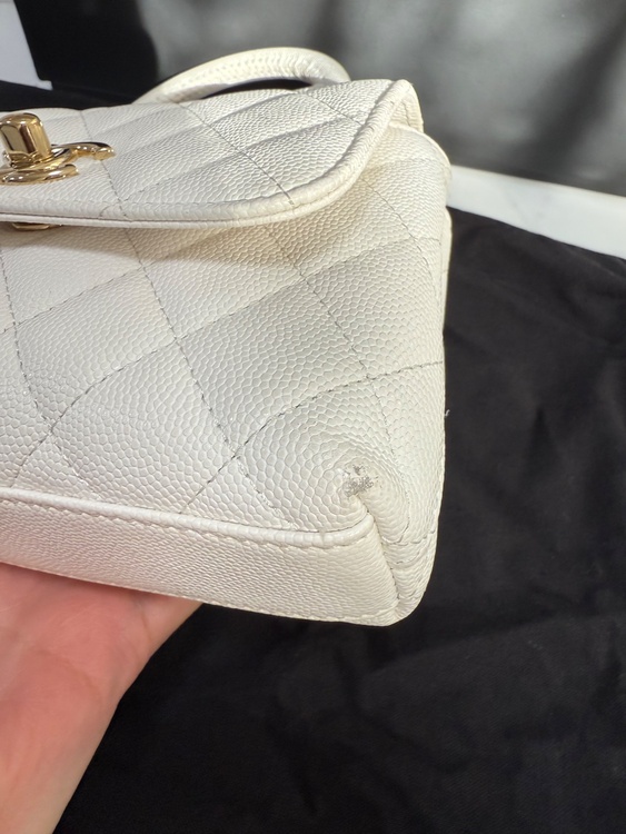 ココハンドル　ホワイト　14.5（ブランドバッグ）の商品画像 - 査定依頼日：2026年1月15日 - 最高査定価格：460,000円