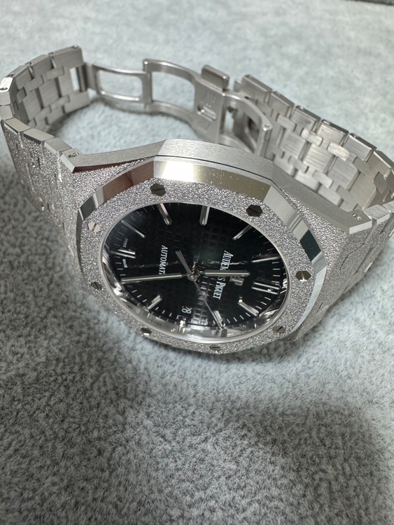 ロイヤルオーク フロステッドゴールド（高級時計）の商品画像 - 査定依頼日：2026年1月16日 - 最高査定価格：13,000,000円