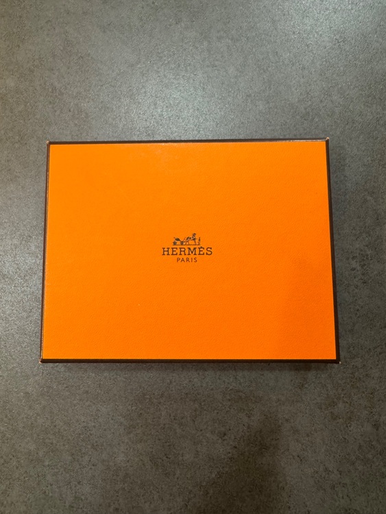 エルメスべアンコンパクト（ブランド財布・小物）の商品画像 - 査定依頼日：2025年9月7日 - 最高査定価格：11,000円