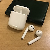 air pods with Charging Case 第2世代　（スマホ）の商品画像 - 査定依頼日：2019年10月31日 - 最高査定価格：11,000円