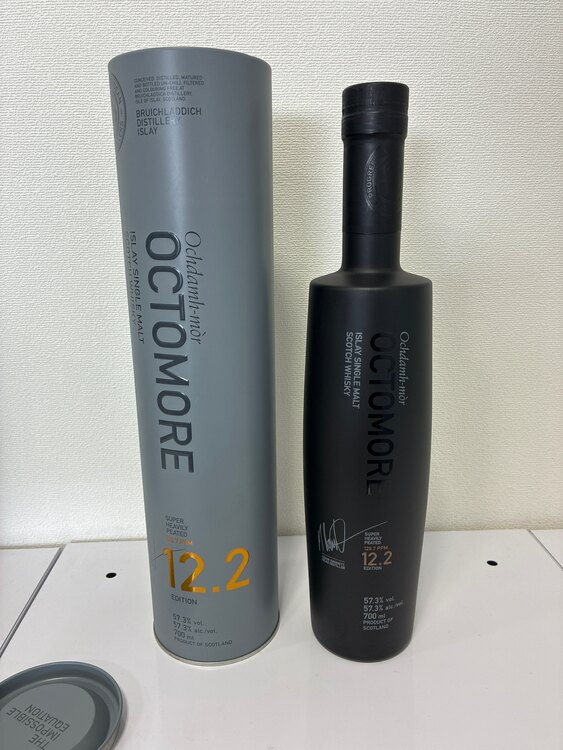 オクトモア 12.2（お酒）の商品画像 - 査定依頼日：2025年4月17日 - 最高査定価格：16,000円