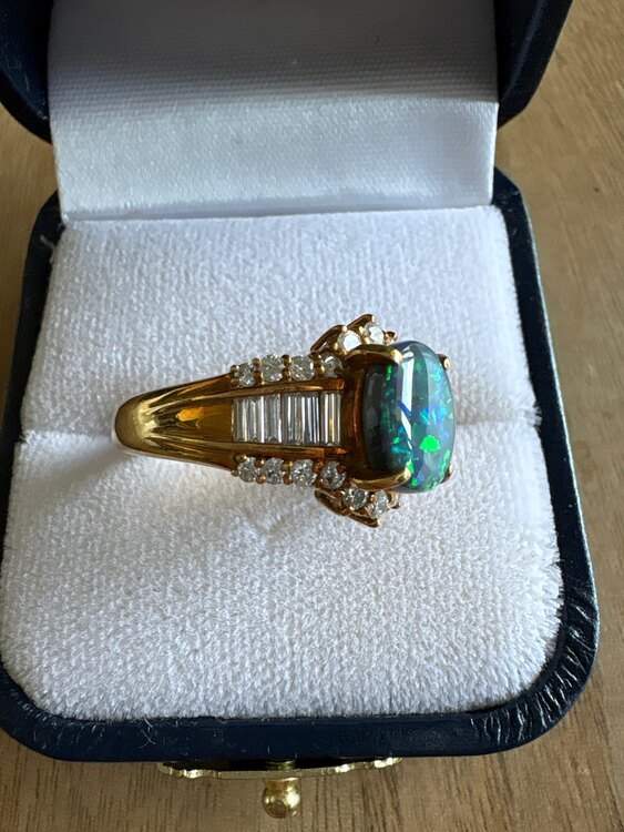 ブラックオパール（宝石）の商品画像 - 査定依頼日：2025年5月7日 - 最高査定価格：100,000円