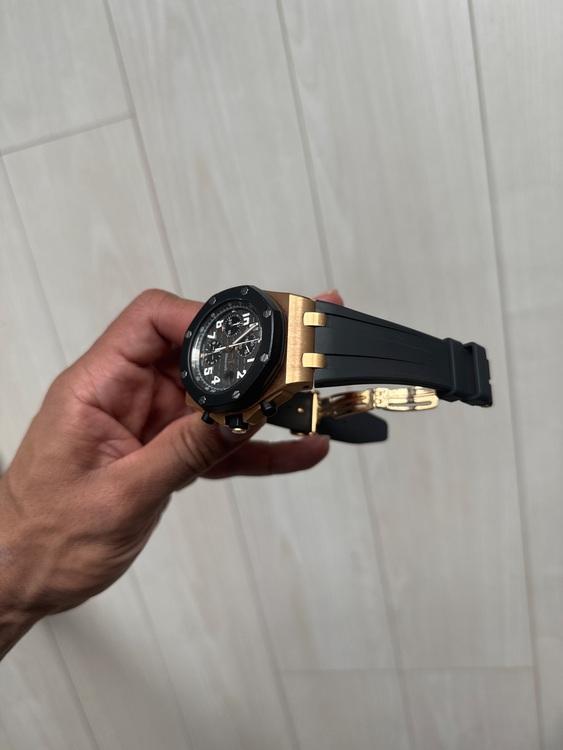 オーデマピゲ ロイヤルオークオフショア 25940OK.OO.D002CA.01.（高級時計）の商品画像 - 査定依頼日：2025年11月13日 - 最高査定価格：4,080,000円