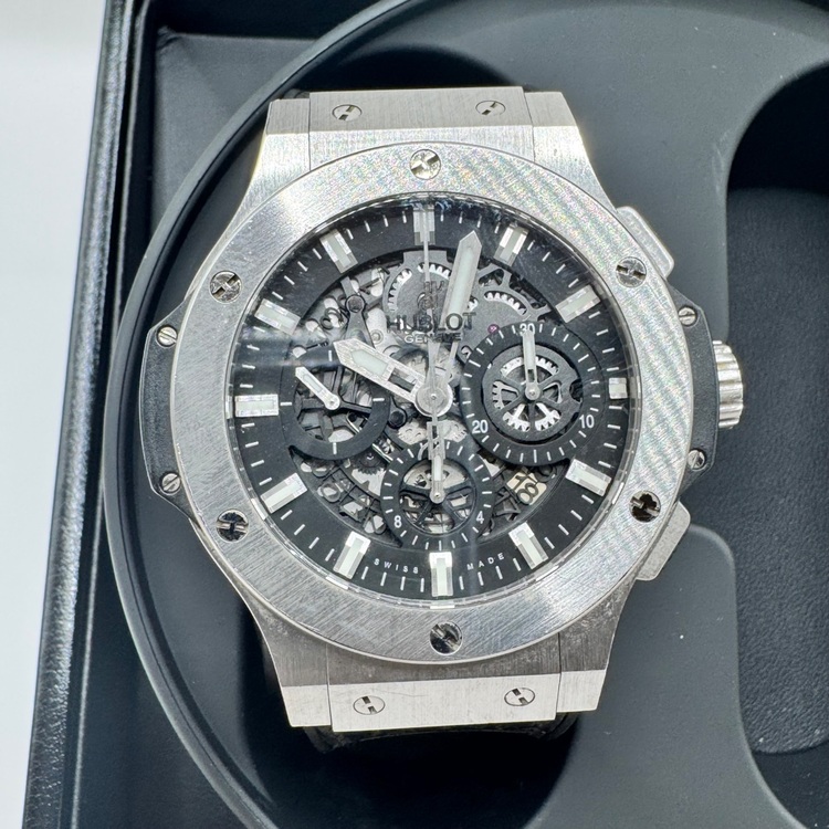 ウブロ　ビッグバン アエロバン スチール（高級時計）の商品画像 - 査定依頼日：2025年6月28日 - 最高査定価格：900,000円