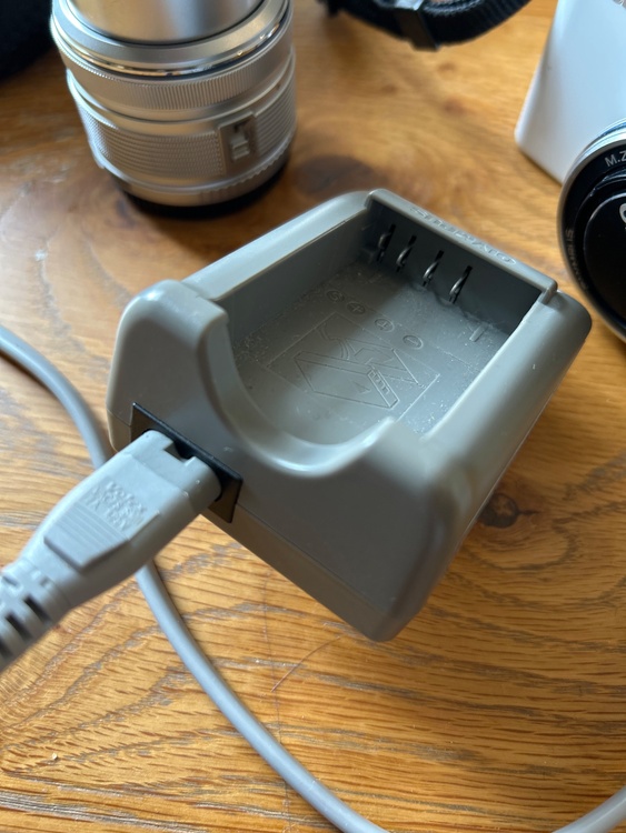 PEN Mini E-PM1（カメラ）の商品画像 - 査定依頼日：2026年2月7日 - 最高査定価格：10,000円