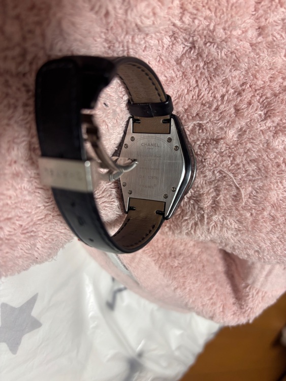 シャネル H0680 J12 腕時計 （高級時計）の商品画像 - 査定依頼日：2025年7月21日 - 最高査定価格：130,000円