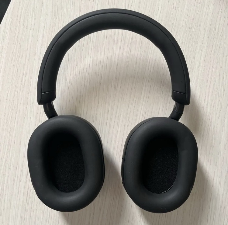 SONY wh-1000xm5（オーディオ・スピーカー）の商品画像 - 査定依頼日：2026年3月17日 - 最高査定価格：10,000円