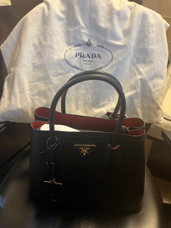 プラダ  （ブランドバッグ）の商品画像 - 査定依頼日：2025年8月25日 - 最高査定価格：150,000円