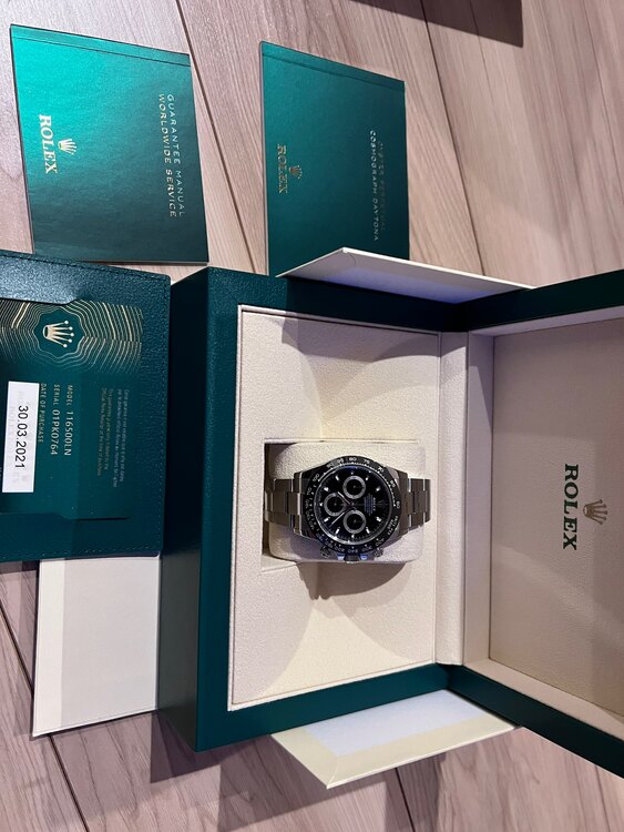 ロレックス デイトナ 116500l（高級時計）の商品画像 - 査定依頼日：2025年2月11日 - 最高査定価格：4,200,000円