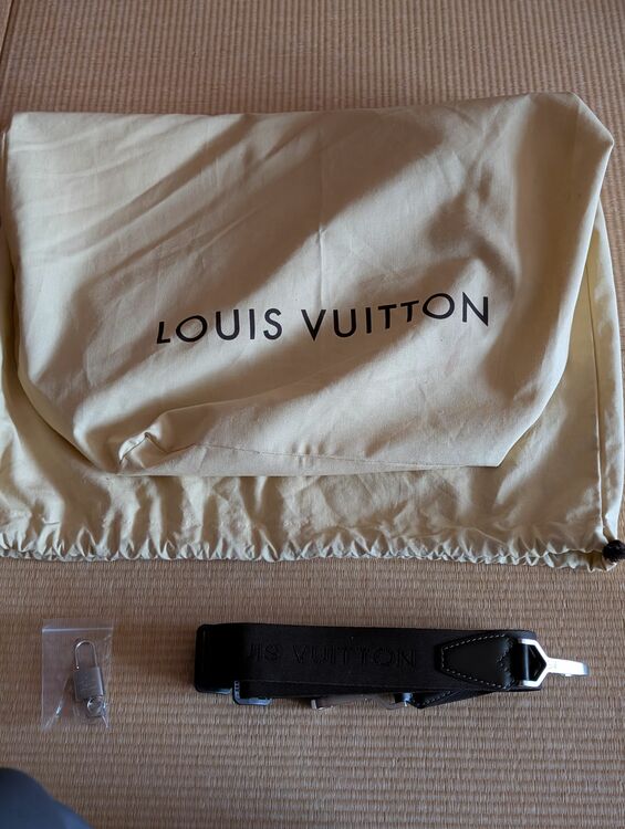 ルイヴィトン タイガ （ブランドバッグ）の商品画像 - 査定依頼日：2025年10月1日 - 最高査定価格：10,000円