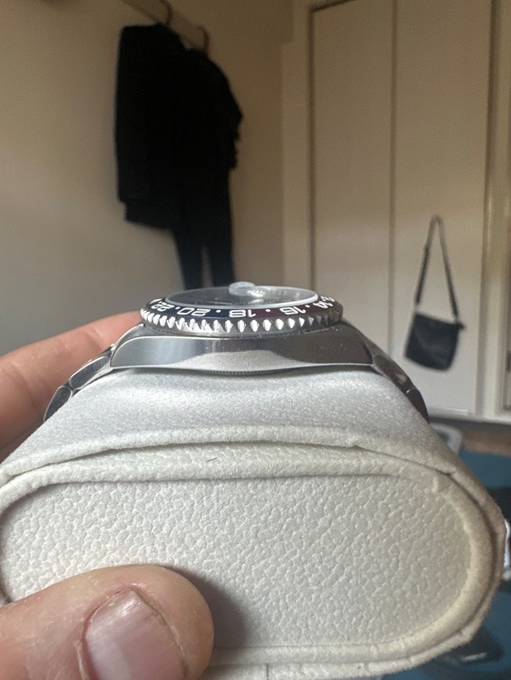 ロレックス GMTマスター （高級時計）の商品画像 - 査定依頼日：2026年1月19日 - 最高査定価格：3,650,000円