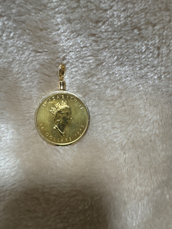 メイプルリーフペンダントトップ4／1オンス（金・貴金属）の商品画像 - 査定依頼日：2026年4月10日 - 最高査定価格：185,000円