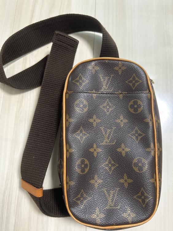 ポシェットガンジュ（ブランドバッグ）の商品画像 - 査定依頼日：2026年2月23日 - 最高査定価格：70,000円