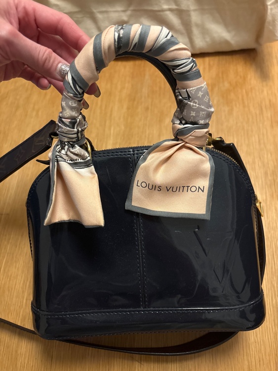 アルマBB（ブランドバッグ）の商品画像 - 査定依頼日：2026年3月11日 - 最高査定価格：150,000円