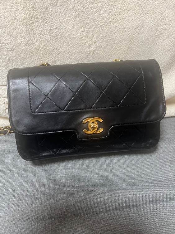 CHANEL ダイアナ マトラッセ　チェーンショルダー（ブランドバッグ）の商品画像 - 査定依頼日：2025年10月14日 - 最高査定価格：450,000円
