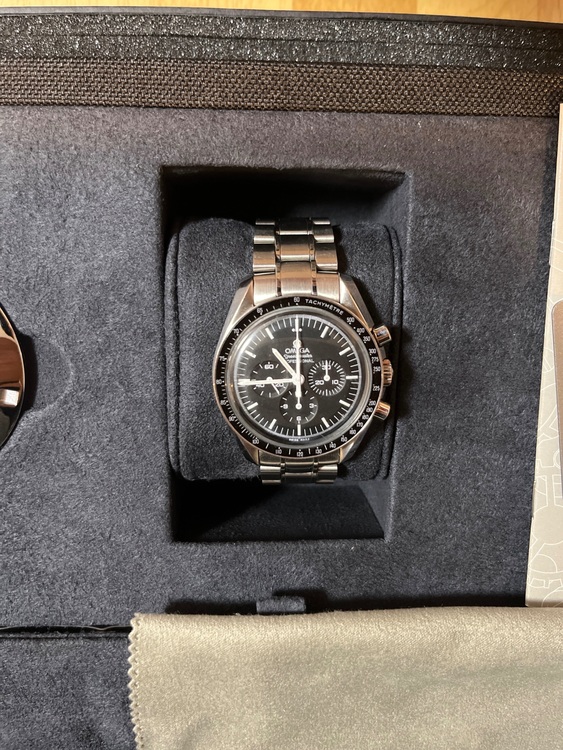 オメガ　スピードマスター（高級時計）の商品画像 - 査定依頼日：2025年9月24日 - 最高査定価格：650,000円