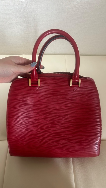 エピパンヌフ（ブランドバッグ）の商品画像 - 査定依頼日：2025年8月21日 - 最高査定価格：80,000円