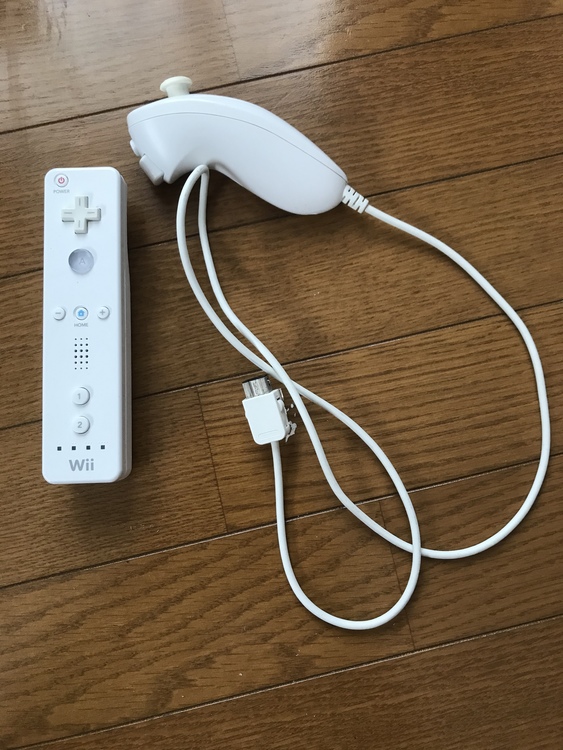 Wii本体、Wiiボード、コード一式、リモコン、ヌンチャク、ソフト（ゲーム機本体・ゲームソフト）の商品画像 - 査定依頼日：2020年5月31日 - 最高査定価格：1,100円