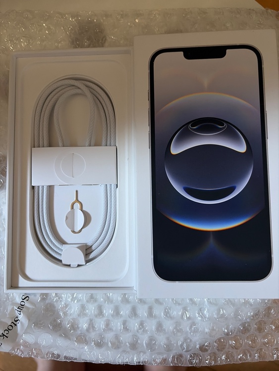 iPhone iPhone 16e 256GB Softbank（スマホ）の商品画像 - 査定依頼日：2026年9月3日 - 最高査定価格：72,000円