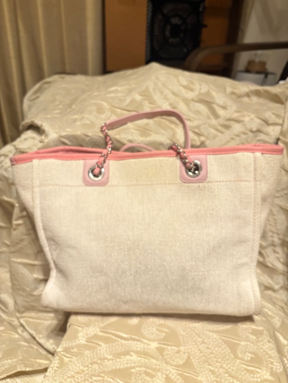 ドーヴィルMM 金具シルバー（ブランドバッグ）の商品画像 - 査定依頼日：2026年3月30日 - 最高査定価格：270,000円