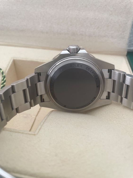 DEEPSEAブラック（高級時計）の商品画像 - 査定依頼日：2025年8月20日 - 最高査定価格：1,920,000円