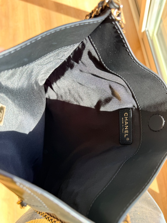 ショルダーバッグ/ディズヌフ/ラムスキン/黒/フリンジ/チェーンシ（ブランドバッグ）の商品画像 - 査定依頼日：2026年2月20日 - 最高査定価格：530,000円