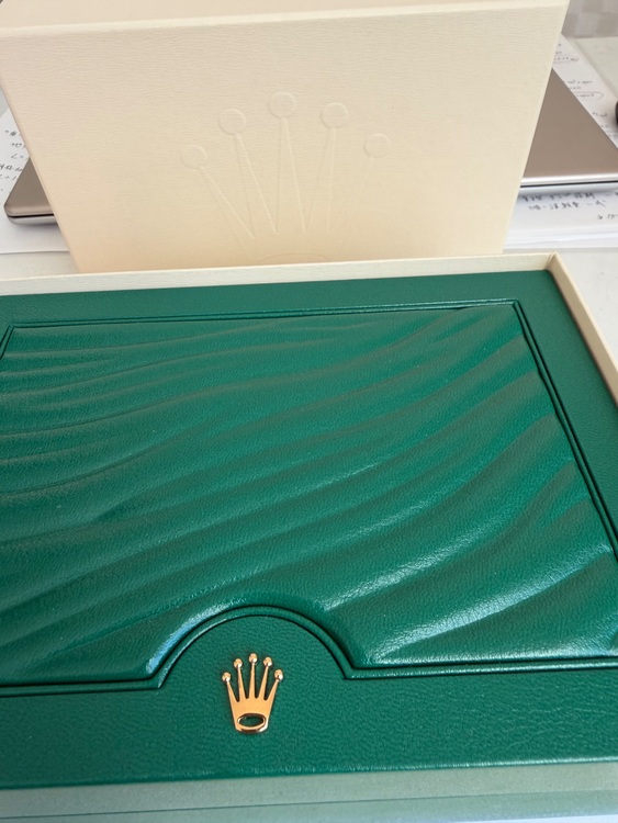 ロレックス スカイドゥエラー 32693（高級時計）の商品画像 - 査定依頼日：2025年11月24日 - 最高査定価格：2,750,000円