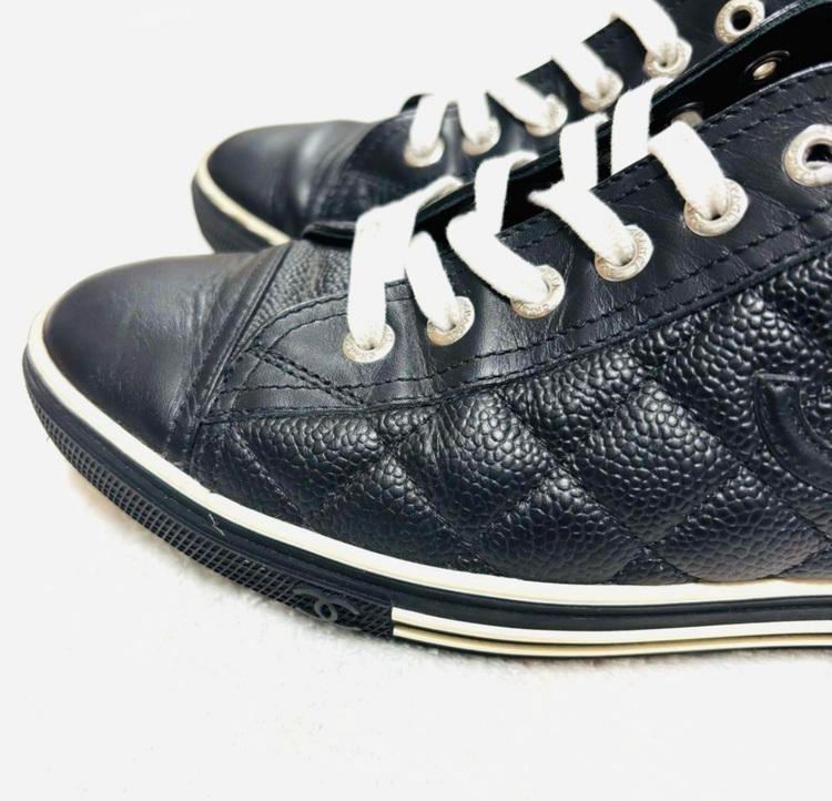 シャネル レザースニーカー（古着・ファッション）の商品画像 - 査定依頼日：2025年9月3日 - 最高査定価格：20,000円