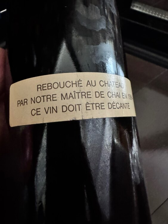 ワイン シャトーラフィットロートシルト （お酒）の商品画像 - 査定依頼日：2025年4月27日 - 最高査定価格：180,000円