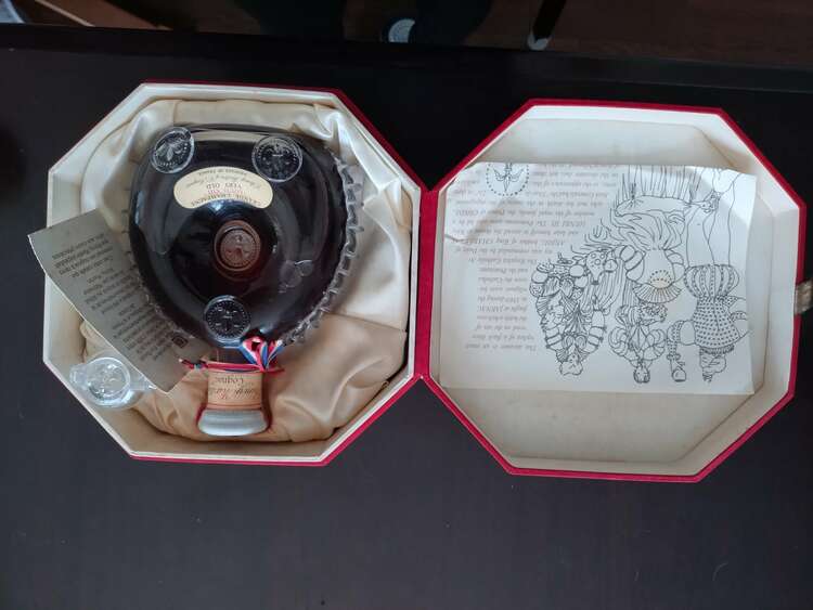 ブランデー レミーマルタン （お酒）の商品画像 - 査定依頼日：2025年2月22日 - 最高査定価格：100,000円