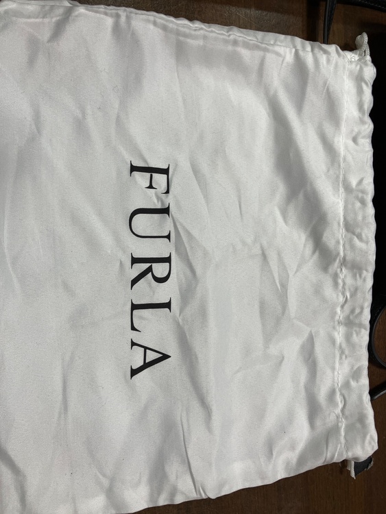 ショルダーバッグ（ブランド財布・小物）の商品画像 - 査定依頼日：2025年12月21日 - 最高査定価格：100,000円