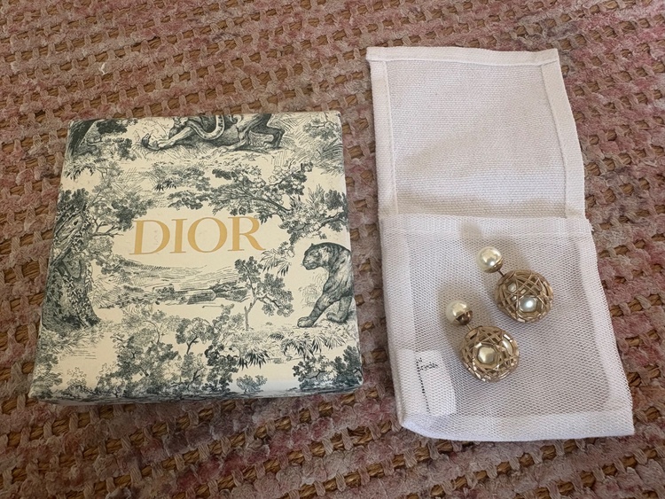 ピアス（ブランド財布・小物）の商品画像 - 査定依頼日：2025年12月23日 - 最高査定価格：11,000円