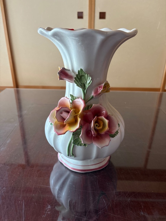 イタリア製『DEMAIN』の花瓶（食器）の商品画像 - 査定依頼日：2025年8月17日 - 最高査定価格：800円