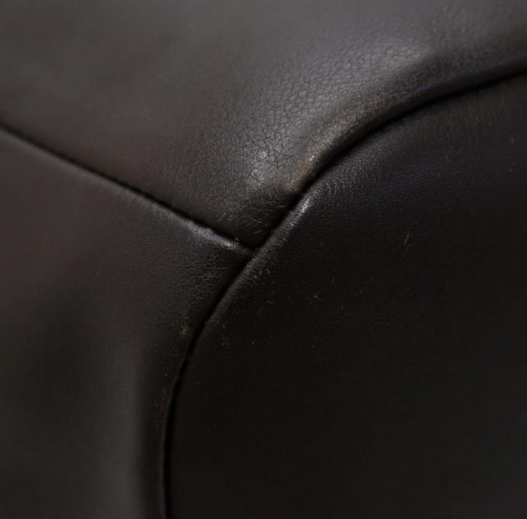 666511 ビーク ラージ レザー ショルダー トートバッグ（ブランドバッグ）の商品画像 - 査定依頼日：2025年9月3日 - 最高査定価格：80,000円