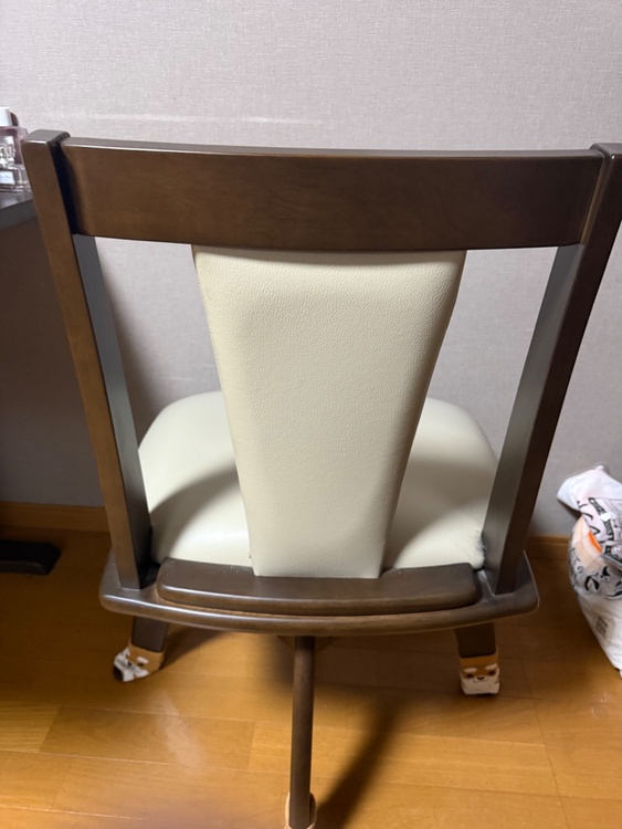 テーブル、椅子（家具・寝具）の商品画像 - 査定依頼日：2025年12月17日 - 最高査定価格：1,000円