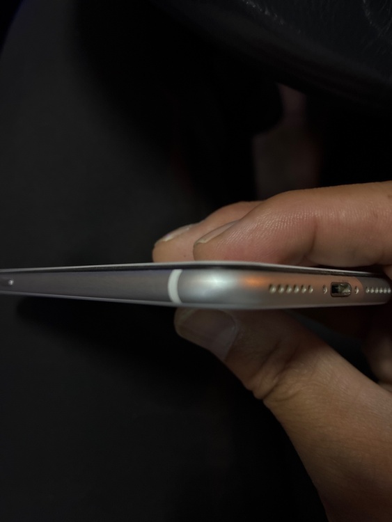 iPhone SE (第 2 世代) 256GB docomo（スマホ）の商品画像 - 査定依頼日：2026年4月18日 - 最高査定価格：18,000円