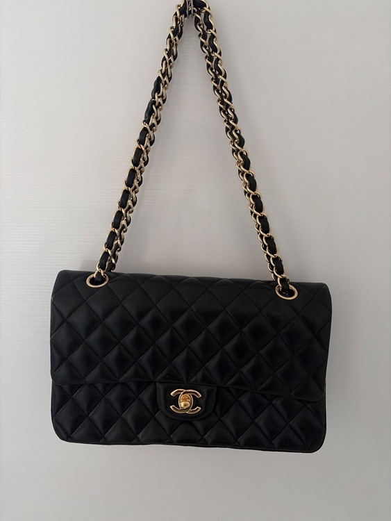 マトラッセ25 ダブルフラップ チェーンショルダーバッグ（ブランドバッグ）の商品画像 - 査定依頼日：2026年1月18日 - 最高査定価格：880,000円