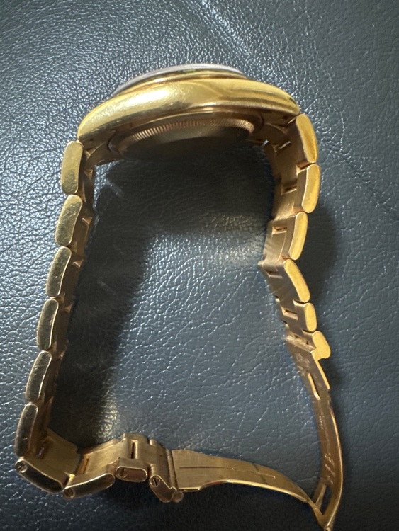 ロレックス デイデイト （高級時計）の商品画像 - 査定依頼日：2025年8月27日 - 最高査定価格：4,000,000円