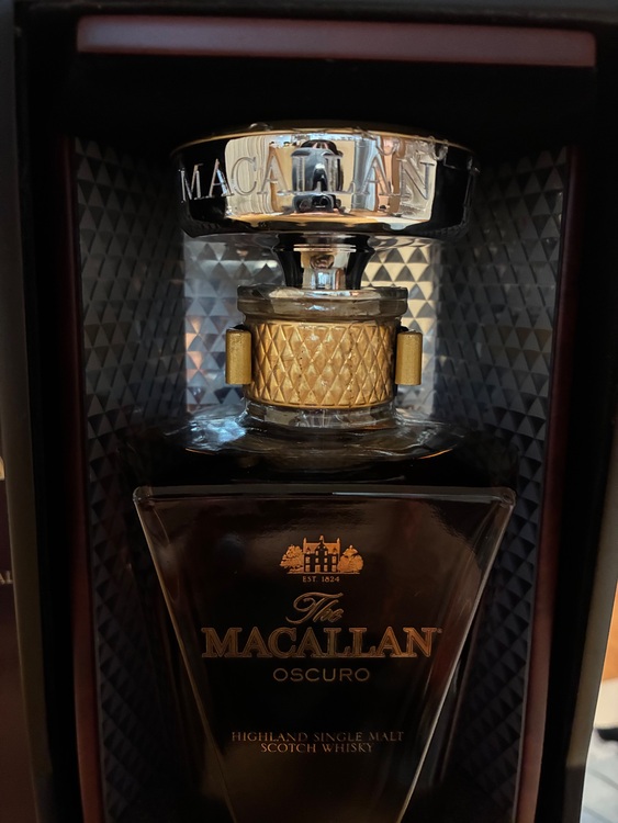マッカラン オスクーロ（お酒）の商品画像 - 査定依頼日：2025年7月11日 - 最高査定価格：100,000円