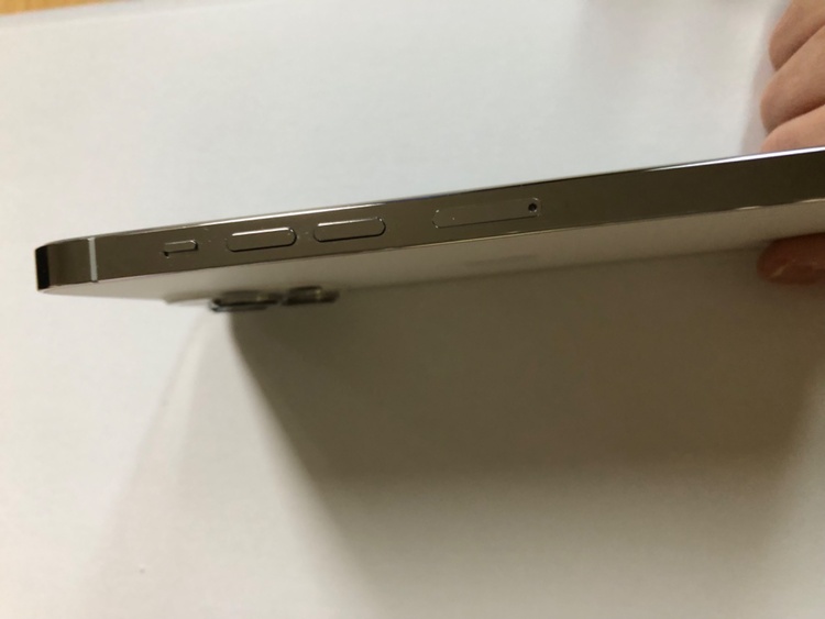 iPhone iPhone 13 Pro Max 256GB SIMフリー（スマホ）の商品画像 - 査定依頼日：2026年6月6日 - 最高査定価格：62,000円