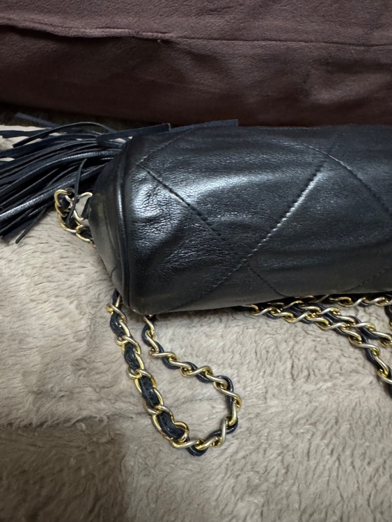 フリンジチェーンショルダー（ブランドバッグ）の商品画像 - 査定依頼日：2026年3月24日 - 最高査定価格：240,000円