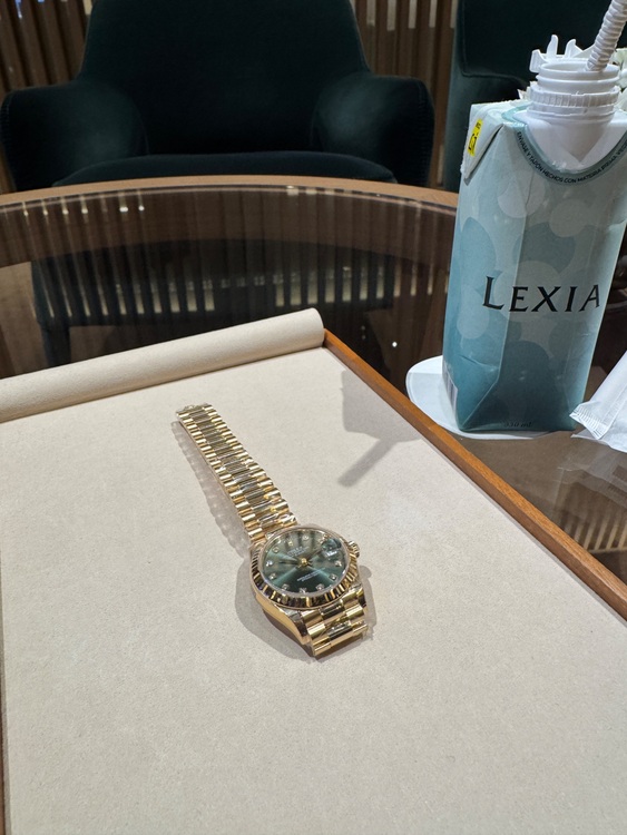 レディデイトジャスト31イエローゴールドグリーン文字盤10Pダイヤ（高級時計）の商品画像 - 査定依頼日：2025年6月8日 - 最高査定価格：4,800,000円