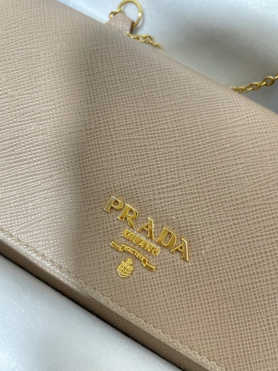 1MH132 SAFFIANO METAL CAMMEO（ブランド財布・小物）の商品画像 - 査定依頼日：2026年1月19日 - 最高査定価格：15,000円