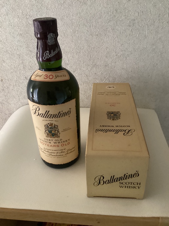 バレンタイン30年（お酒）の商品画像 - 査定依頼日：2026年8月9日 - 最高査定価格：32,000円