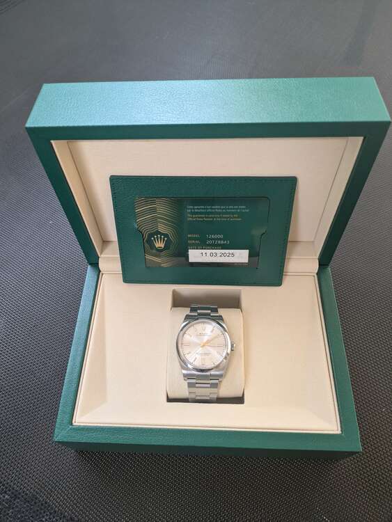 ロレックス パーペチュアル 126000（高級時計）の商品画像 - 査定依頼日：2025年4月17日 - 最高査定価格：1,250,000円
