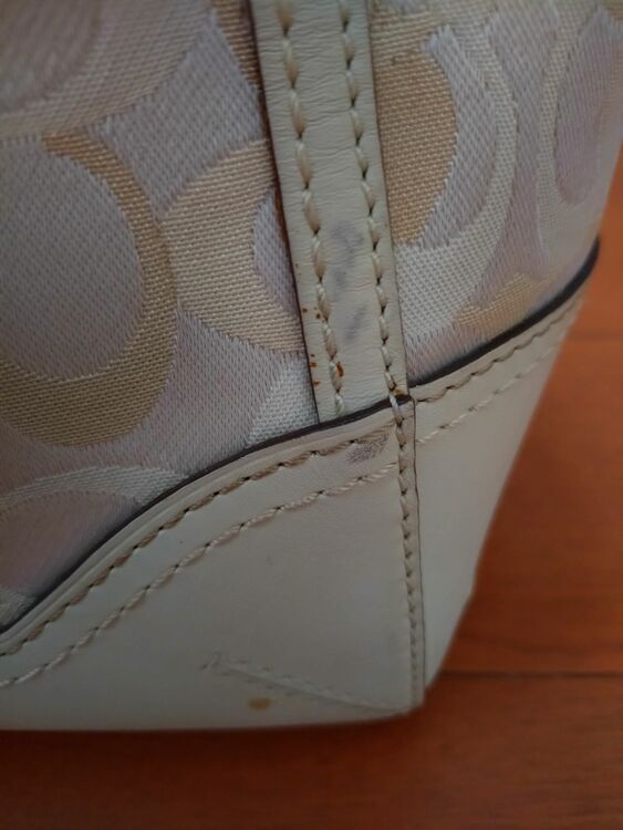 コーチ（ブランドバッグ）の商品画像 - 査定依頼日：2025年9月3日 - 最高査定価格：2,000円