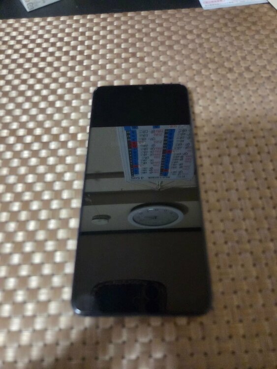 スマートホン（スマホ）の商品画像 - 査定依頼日：2026年10月4日 - 最高査定価格：3,500円