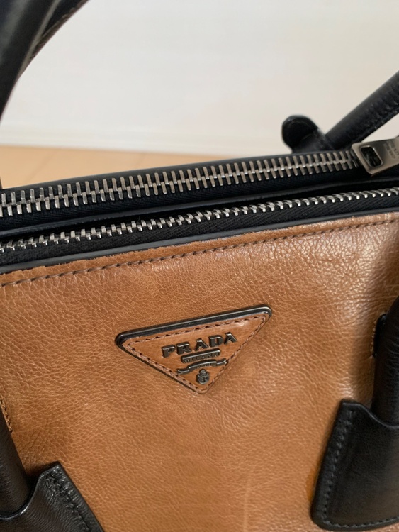 グレースカーフ2WAYバイカラー（ブランドバッグ）の商品画像 - 査定依頼日：2025年12月5日 - 最高査定価格：60,000円