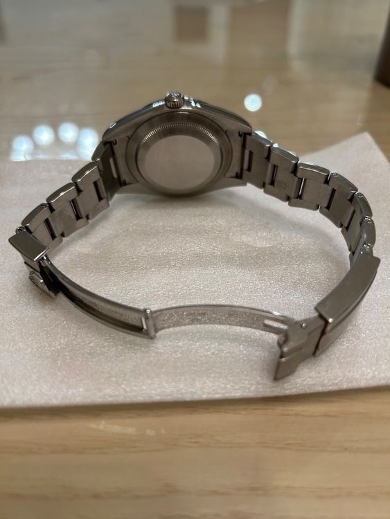 ロレックス エクスプローラー 21427（高級時計）の商品画像 - 査定依頼日：2025年12月6日 - 最高査定価格：1,150,000円